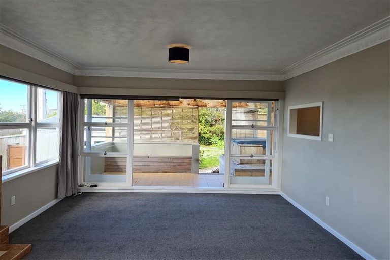 Photo of property in 2 Norfolk Road, Stanmore Bay, Whangaparaoa, 0932