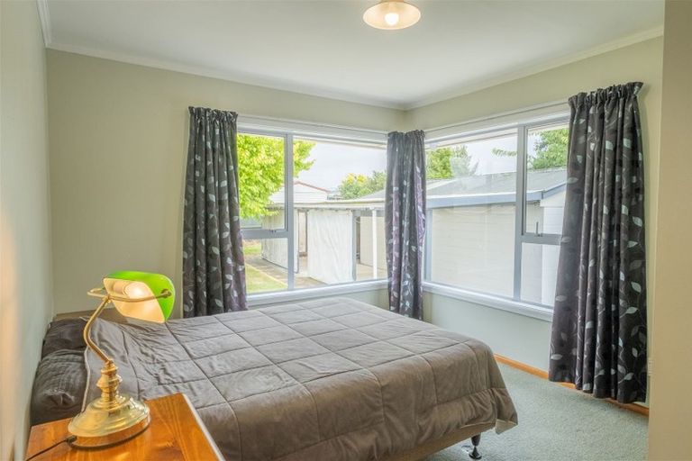 Photo of property in 32 Dunstan Crescent, Hornby, Christchurch, 8042
