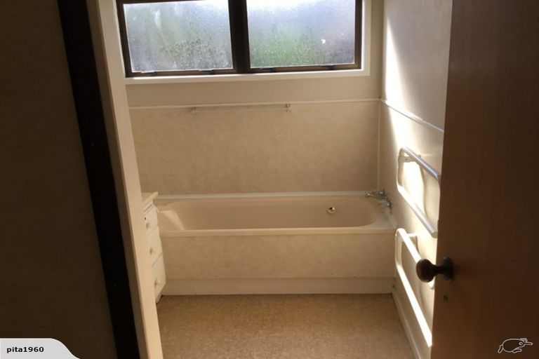 Photo of property in 70 Eugenia Rise, Totara Heights, Auckland, 2105