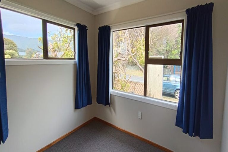 Photo of property in 26 Reeves Street, Waikanae Beach, Waikanae, 5036