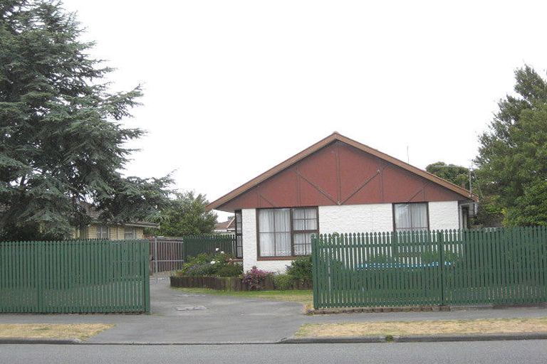 Photo of property in 138 Queenspark Drive, Parklands, Christchurch, 8083