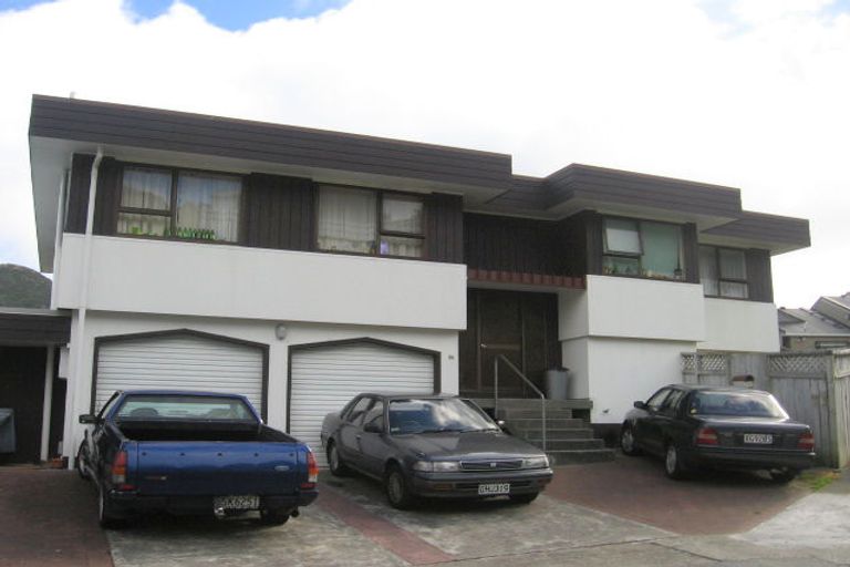 Photo of property in 33 Fiona Grove, Karori, Wellington, 6012