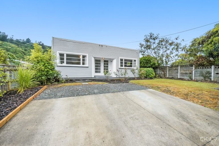Photo of property in 11 Black Beech Street, Birchville, Upper Hutt, 5018