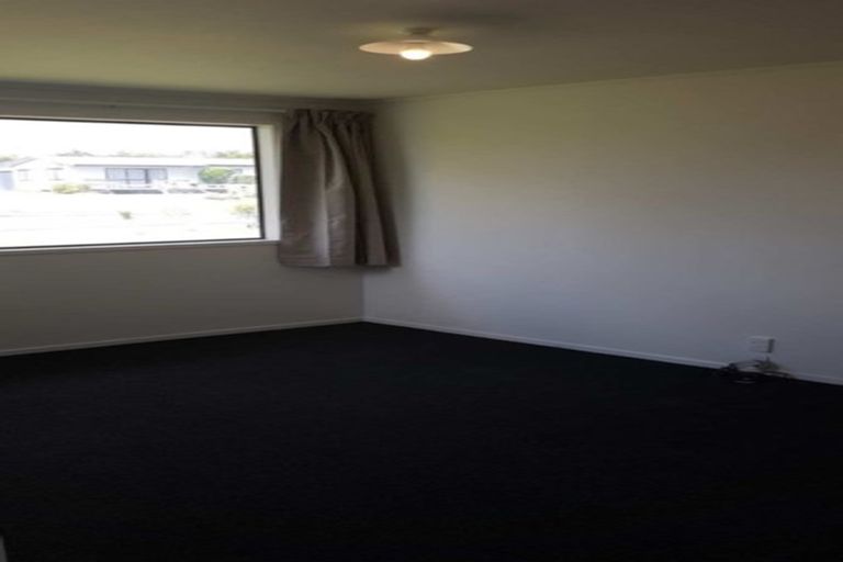 Photo of property in 2 Lina Place, Waiuku, 2123