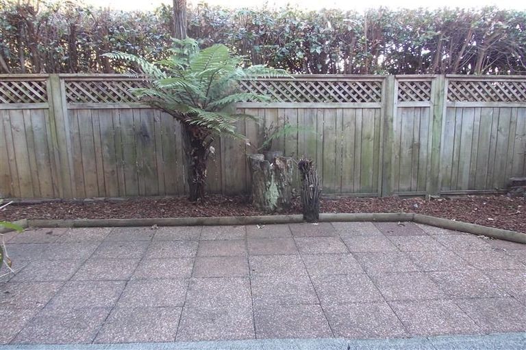 Photo of property in 2/50a Taharoto Road, Takapuna, Auckland, 0622