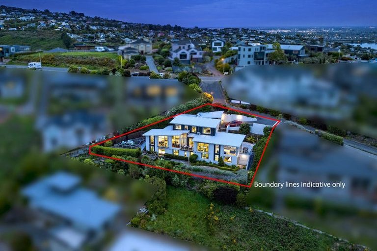 Photo of property in 2 Redcliffs View Lane, Redcliffs, Christchurch, 8081