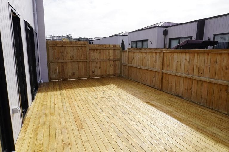 Photo of property in 28 Waihou Crescent, Albany Heights, Auckland, 0632