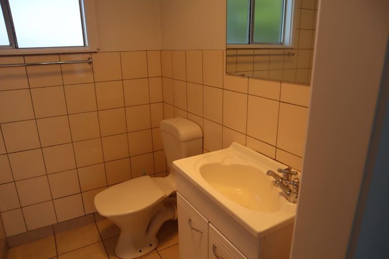 Photo of property in 2/21 Olliviers Road, Phillipstown, Christchurch, 8011