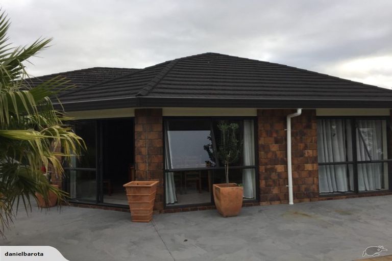 Photo of property in 15 Leanne Way, Waikanae Beach, Waikanae, 5036