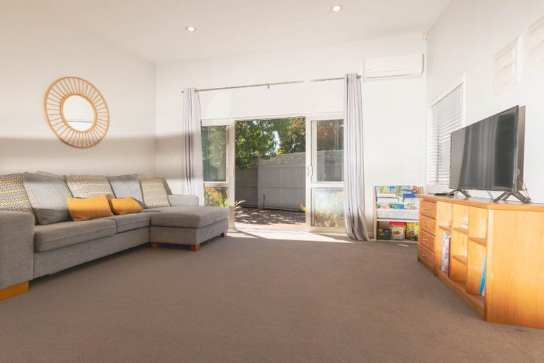 Photo of property in 72 Waitangi Road, Onehunga, Auckland, 1061
