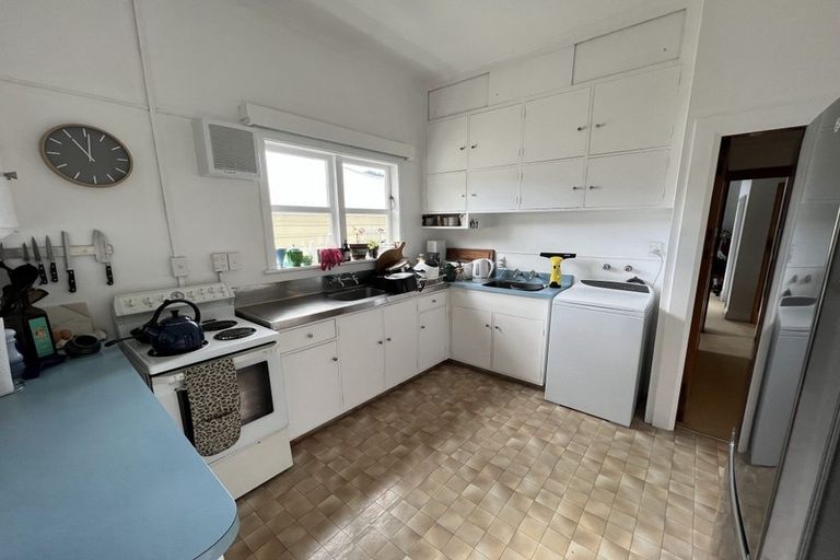 Photo of property in 42 Duncan Terrace, Kilbirnie, Wellington, 6022