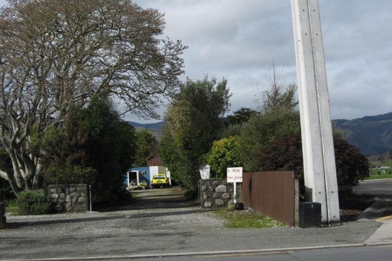 Photo of property in 10 Motupipi Street, Takaka, 7110