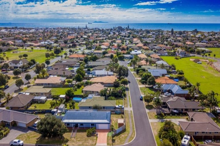 Photo of property in 5 Dune Avenue, Papamoa Beach, Papamoa, 3118