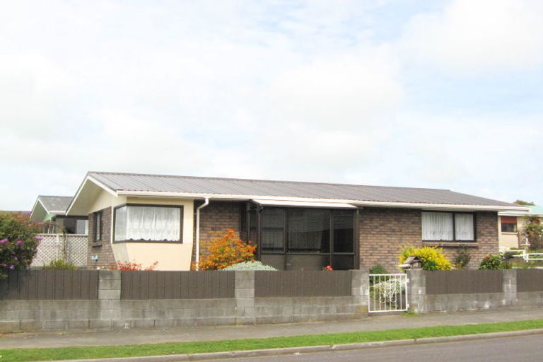 Photo of property in 35 Stafford Street, Waitara, 4320