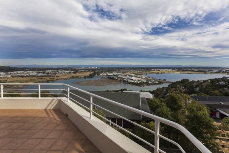 Photo of property in 126 Cannon Hill Crescent, Mount Pleasant, Christchurch, 8081