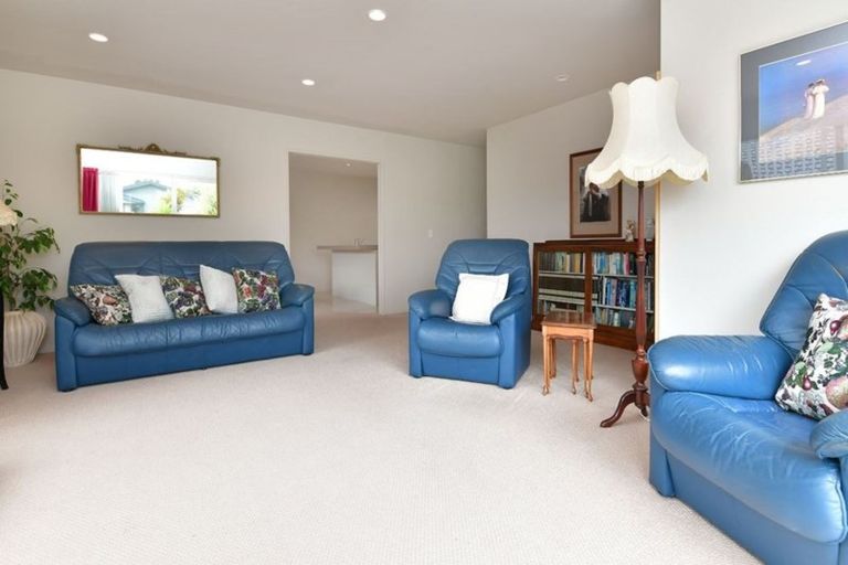 Photo of property in 1/4 Rosario Crescent, Red Beach, 0932