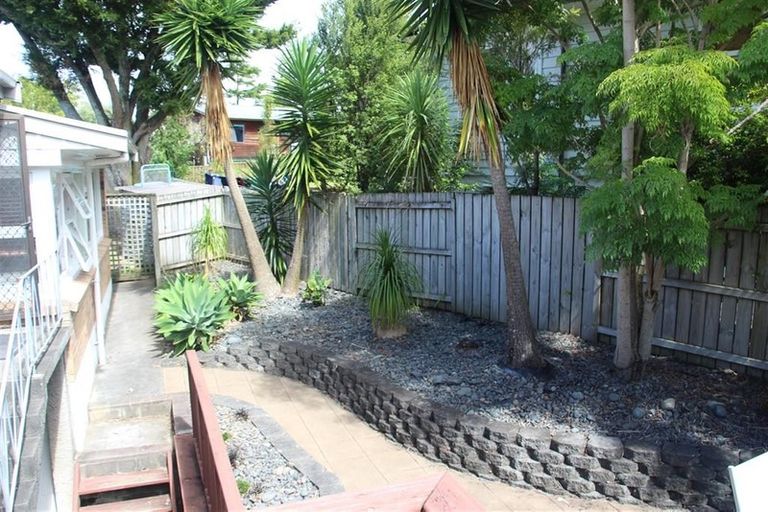 Photo of property in 3 Beldon Place, Pakuranga Heights, Auckland, 2010