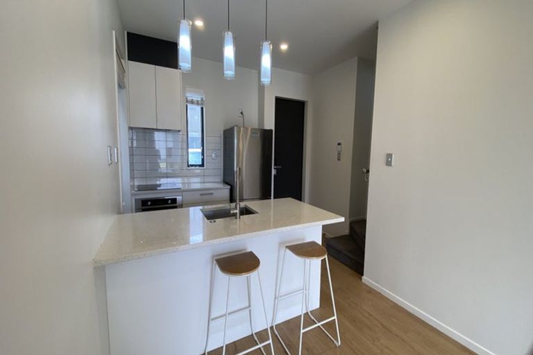 Photo of property in 6 Parahau Road, Papakura, 2110