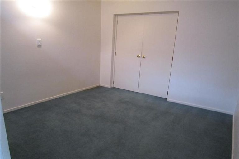 Photo of property in 53 Chelsea View Drive, Chatswood, Auckland, 0626