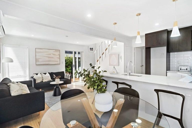 Photo of property in 4/31 Wairakei Street, Greenlane, Auckland, 1051