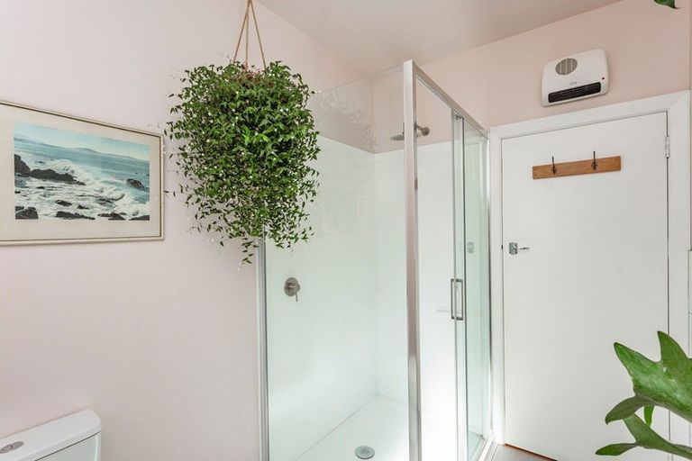 Photo of property in 92 Hargest Crescent, Saint Clair, Dunedin, 9012