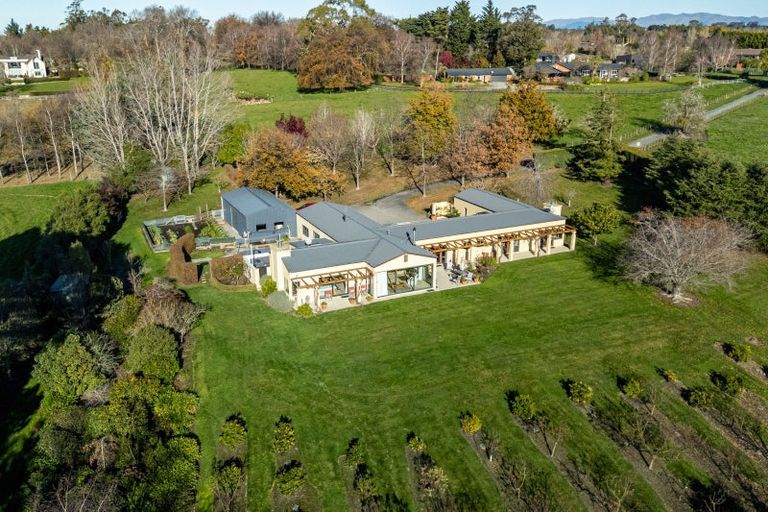 Photo of property in 32 Gladstone Road, Hadlow, Timaru, 7974