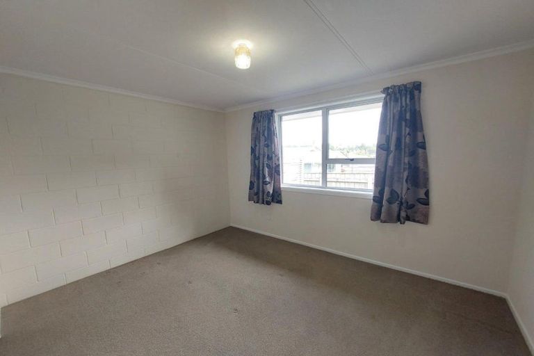 Photo of property in 36 Cumberland Street, Merrilands, New Plymouth, 4312