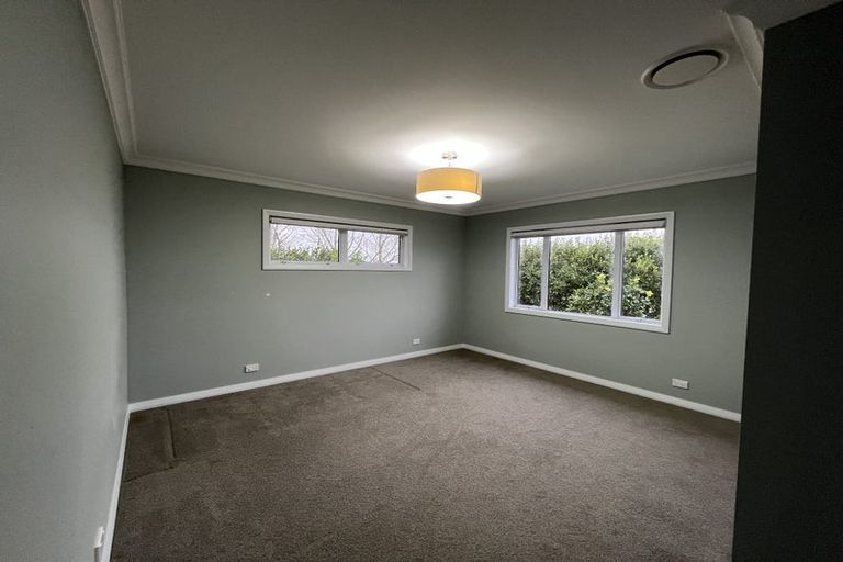 Photo of property in 171 Boord Crescent, Kumeu, 0891