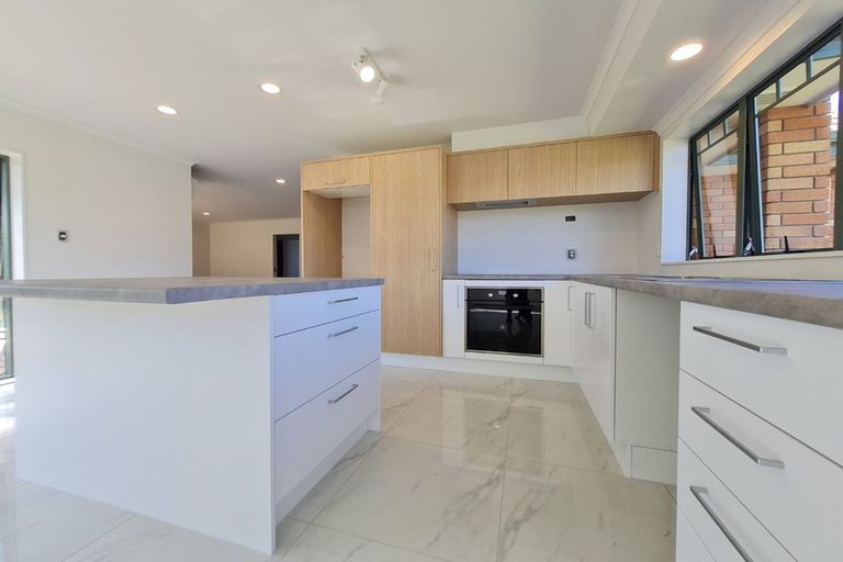 Photo of property in 33 Sandwick Drive, Weymouth, Auckland, 2103