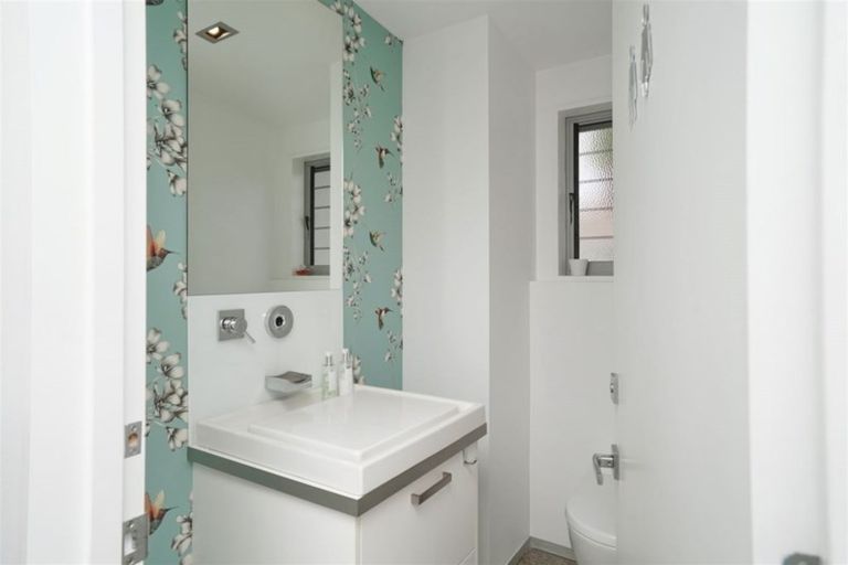 Photo of property in 66 Celia Street, Redcliffs, Christchurch, 8081