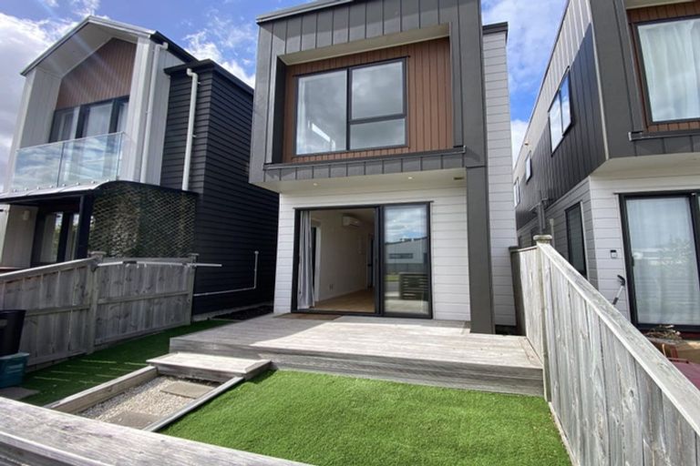 Photo of property in 6 Parahau Road, Papakura, 2110