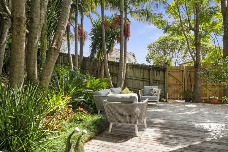 Photo of property in Gulf View Estate, 539a East Coast Road, Browns Bay, Auckland, 0630