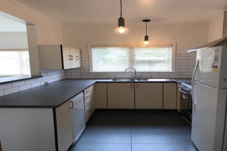 Photo of property in 6 Wayside, Miramar, Wellington, 6022