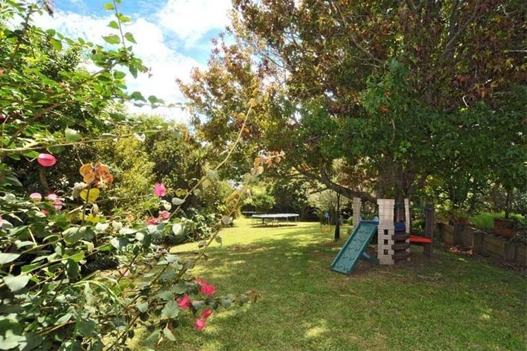 Photo of property in 71a Park Rise, Campbells Bay, Auckland, 0630