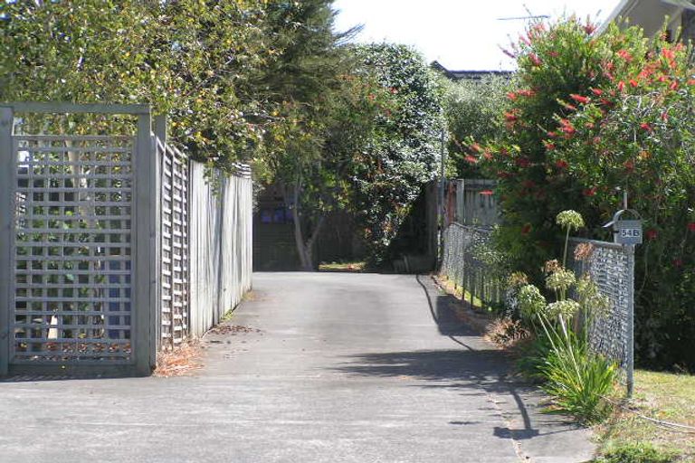 Photo of property in 2/54 Woodside Avenue, Northcote, Auckland, 0627