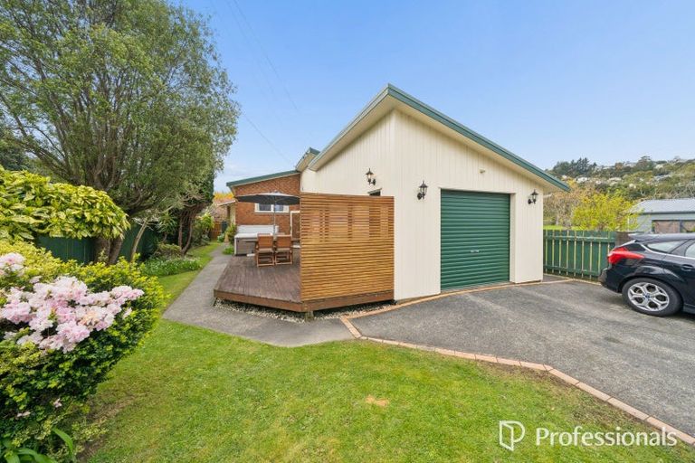 Photo of property in 3 York Avenue, Manor Park, Lower Hutt, 5019