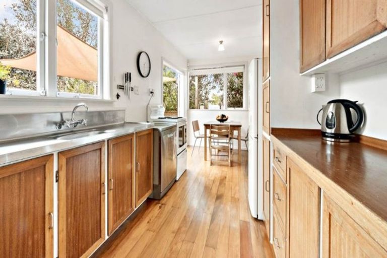 Photo of property in 1/14 Roberts Road, Te Atatu South, Auckland, 0610