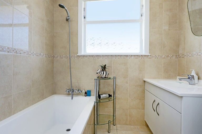 Photo of property in 65b Gloucester Street, Greenmeadows, Napier, 4112