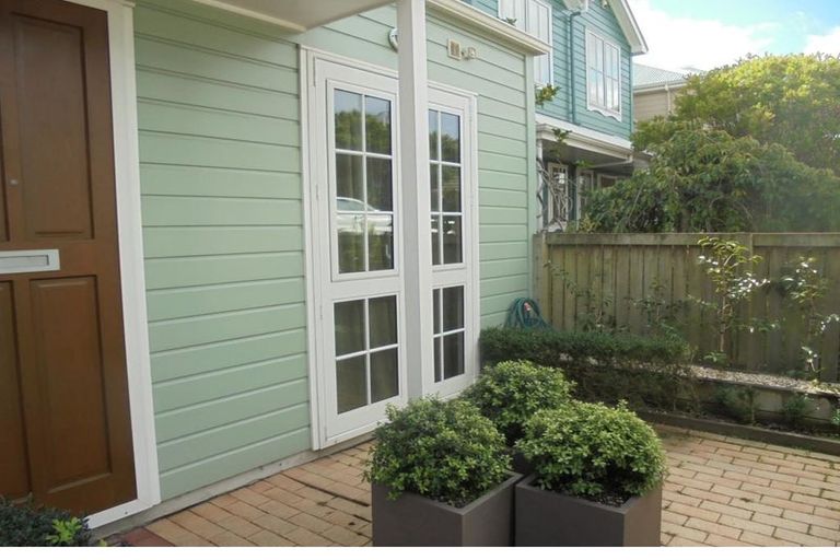 Photo of property in 154 Tinakori Road, Thorndon, Wellington, 6011