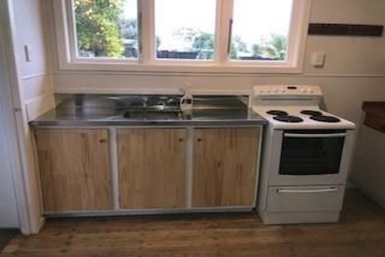 Photo of property in 4 Kereru Street, Henderson, Auckland, 0612