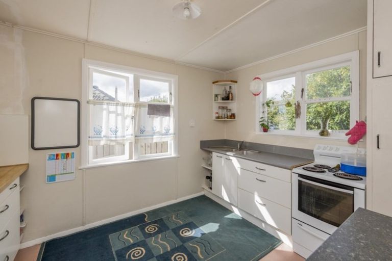 Photo of property in 26 Goldsmith Crescent, Levin, 5510