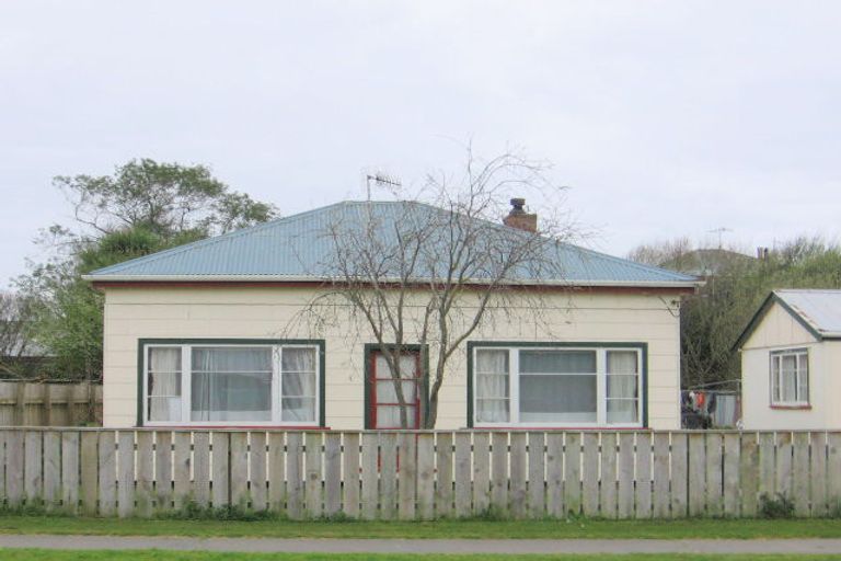 Photo of property in 1 Frances Street, Foxton, 4814