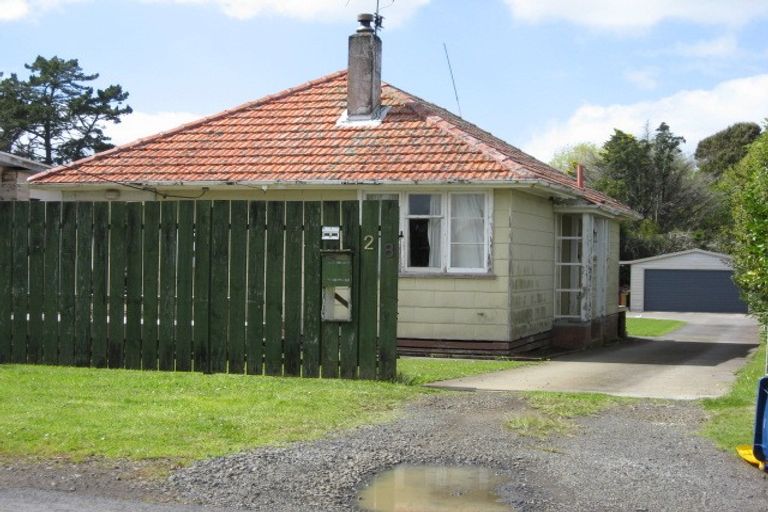 Photo of property in 28 Waimarie Road, Whenuapai, Auckland, 0618