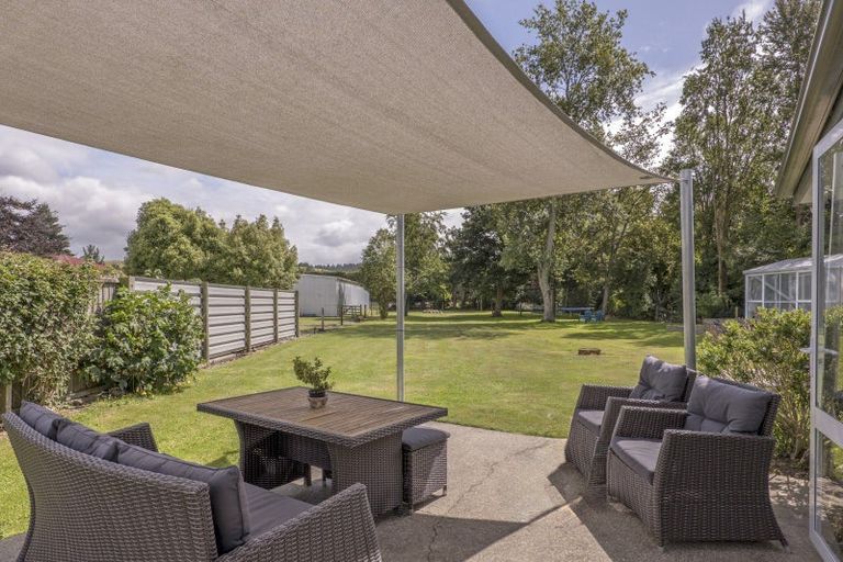 Photo of property in 15 Cross Street, Coalgate, 7673