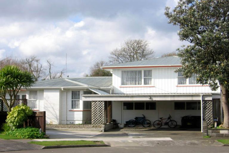 Photo of property in 14 Viscount Place, West End, Palmerston North, 4412