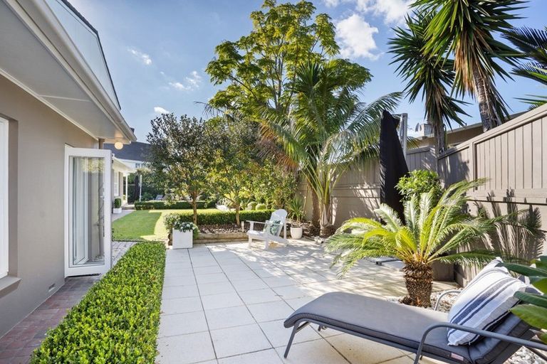 Photo of property in 5 Acmena Lane, Pakuranga, Auckland, 2010