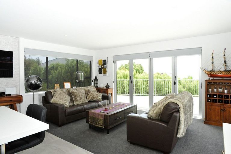 Photo of property in 2 Te Ara Crescent, Diamond Harbour, Lyttelton, 8971