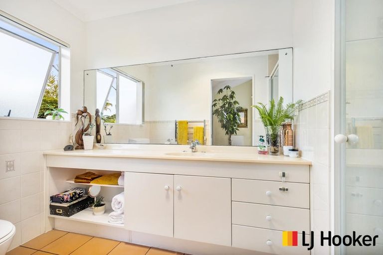 Photo of property in 12 Tington Avenue, Wattle Downs, Auckland, 2103