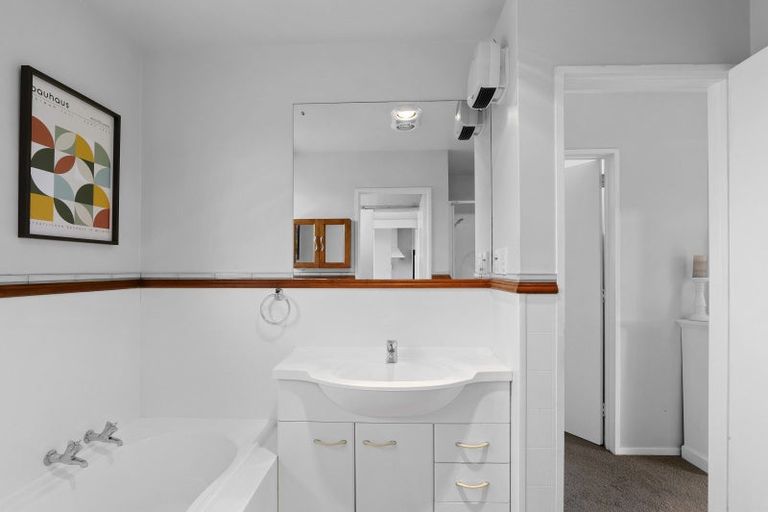 Photo of property in 2 Kahukura Road, Hei Hei, Christchurch, 8042