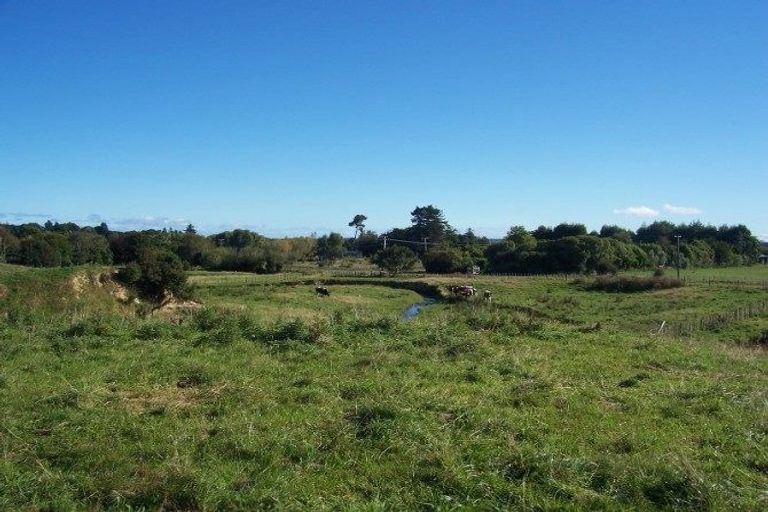 Photo of property in 14 Mountain View Drive, Manakau, 5583